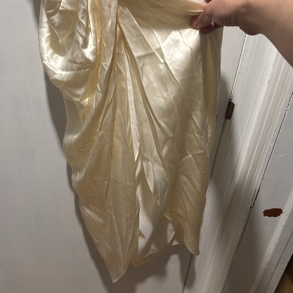 AMANDA UPRICHARD hassling silk midi dress - Picture 8 of 10